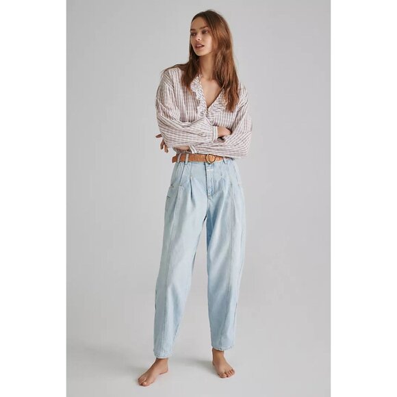 Pilcro Brianna Ruffled Blouse Top Size Medium 47818 - Picture 2 of 16